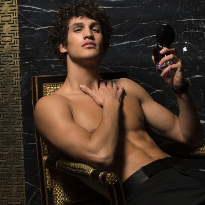 Pure XS Model Francisco Henriques mit Flakon