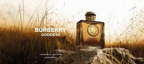 Burberry Goddess - The New Refillable Parfum – auf einem Felsen in natürlicher Umgebung