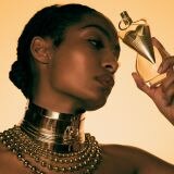 JPG-GAULTIER-DIVINE2023_SJP-28736_ETAILING-EXTRA-ASSET-MODEL-DIVINE-1X1.jpg