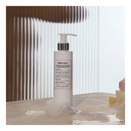 400 ML Maison Margiela REPLICA Lazy Sunday Morning Duschgel  1 of 3 