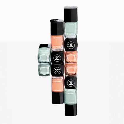  CHANEL LE VERNIS NAGELLACK – FARBE UND GLANZ MIT LANGEM HALT  1 of 6 