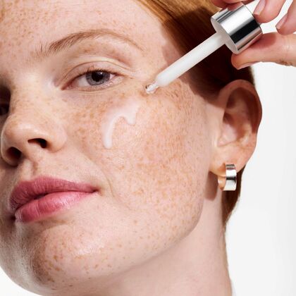 Moisture Surge Glow Serum