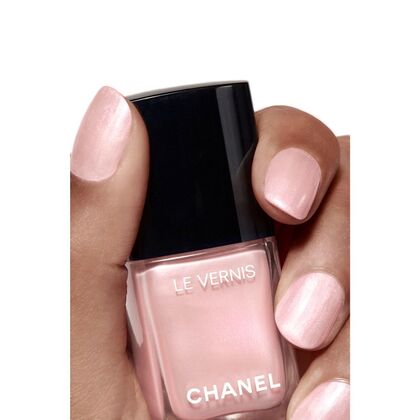 13 ML CHANEL CC SOMMERLOOK 24 Nagellack  1 of 5 