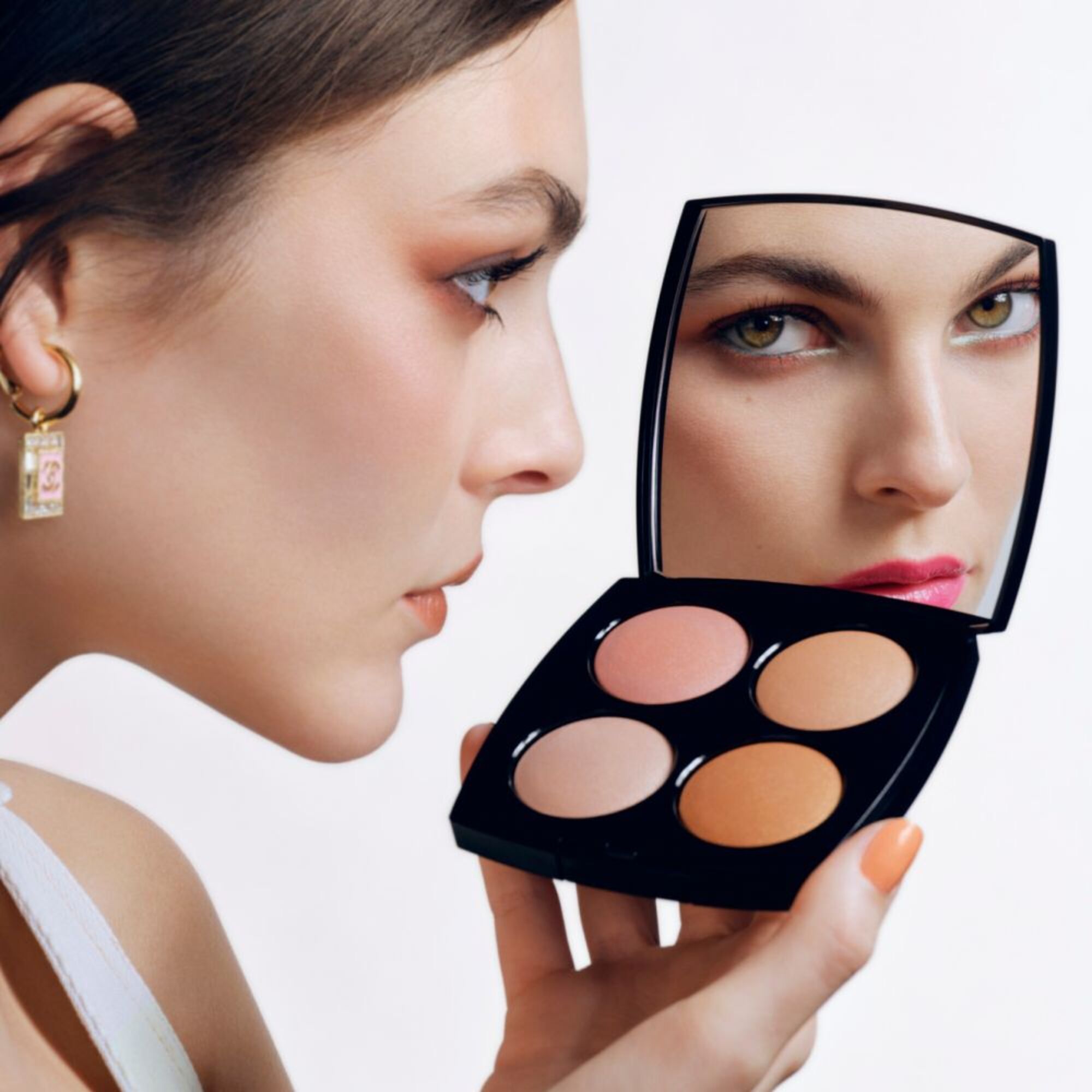 LIDSCHATTEN- & HIGHLIGHTER-PALETTE