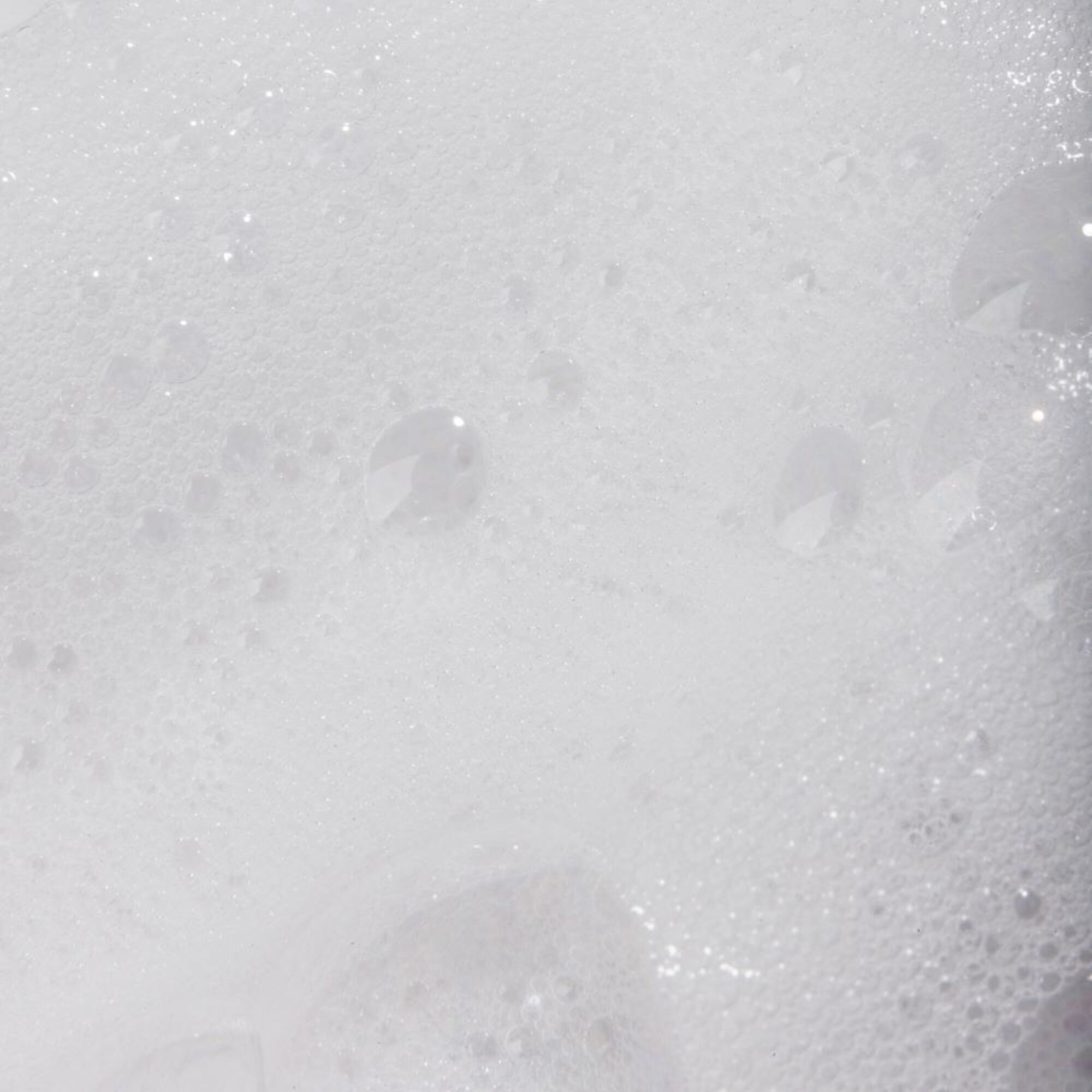 Tiefenreinigender Schaum