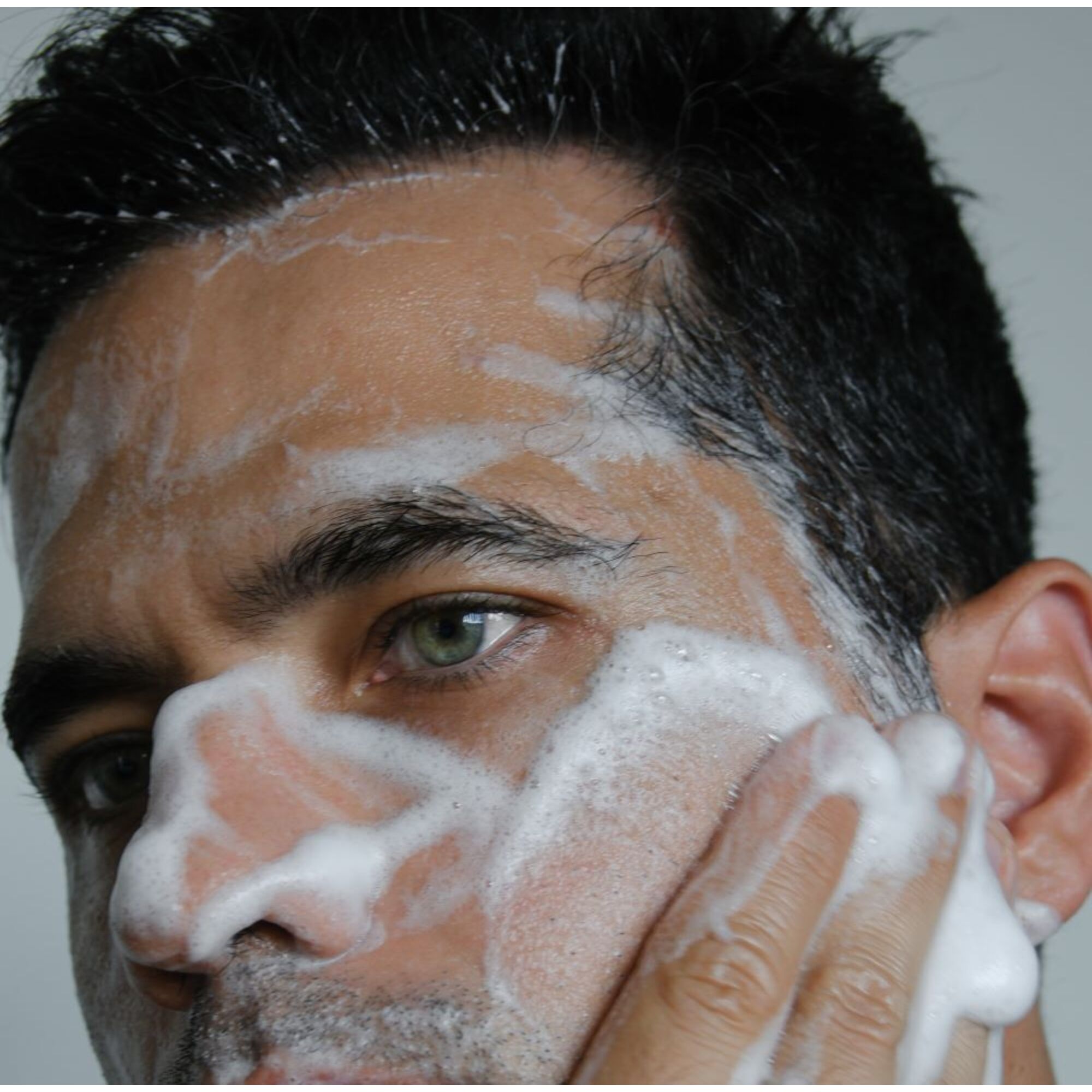 Tiefenreinigender Schaum