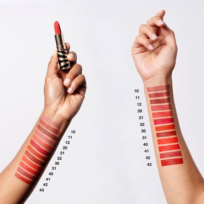 Samtig matter Lippenstift mit doppeltem Schutz