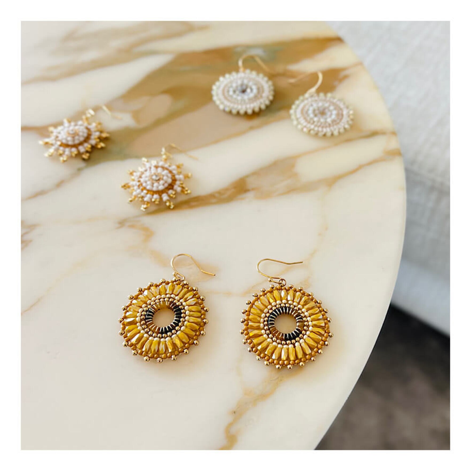 Round Mustard Ohrringe