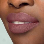  Sisley PHYTO-LIP TWIST Getönter Pflegelippenstift mit mattem Finish  4 of 5 Getönter Pflegelippenstift mit mattem Finish