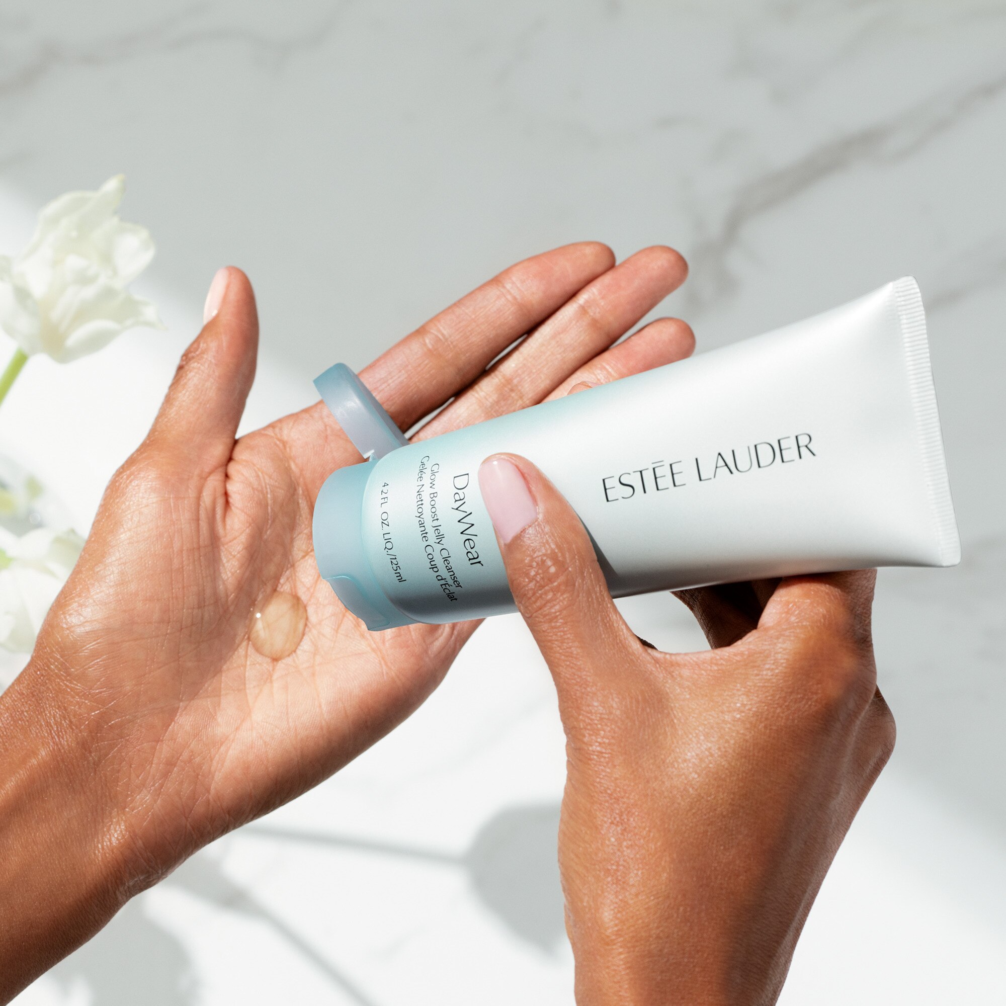 125 ML Estée Lauder Daywear Glow Best Jelly Cleanser Gesichtsreinigung 1 of 8