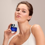 100 ML La Prairie Skin Caviar Luxe Cream Sheer Gesichtscreme  5 of 6 Gesichtscreme