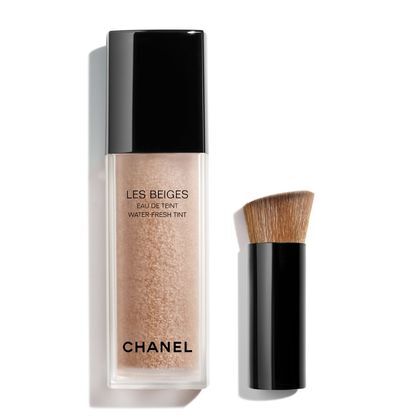  CHANEL LES BEIGES EAU DE TEINT Make-up mit Frischeeffekt  1 of 2 