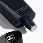 100 ML CHANEL BLEU DE CHANEL 2-in-1 Reinigungsgel  2 of 4 2-in-1 Reinigungsgel