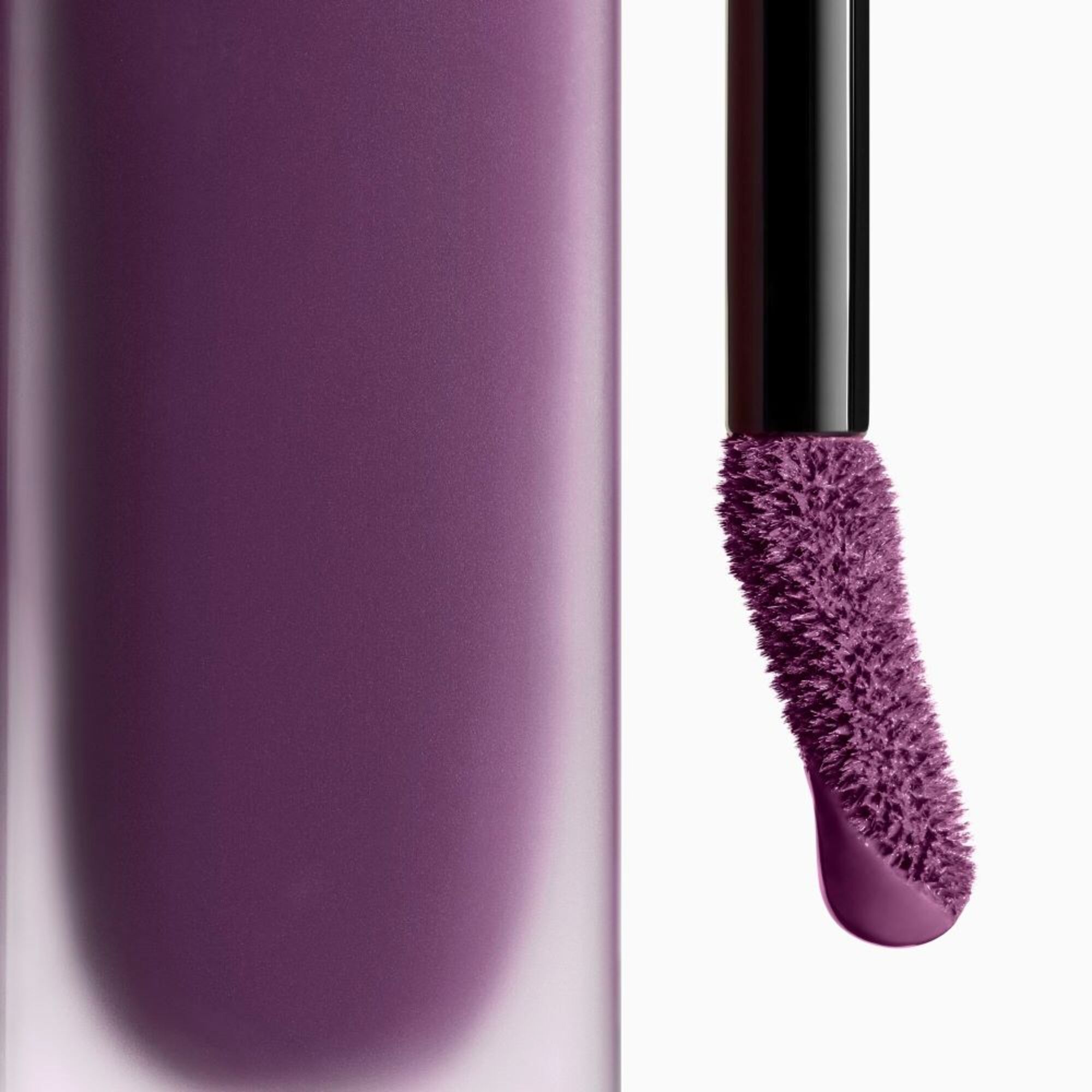 Der Intensive Matte Fluid-Lippenstift mit Ultra-Langem Halt