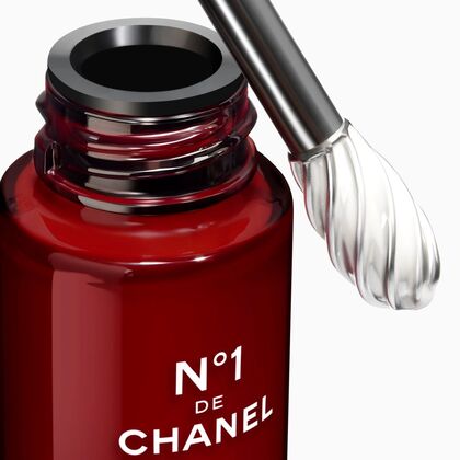 15 ML CHANEL N°1 DE CHANEL AUGEN Augenserum  1 of 4 