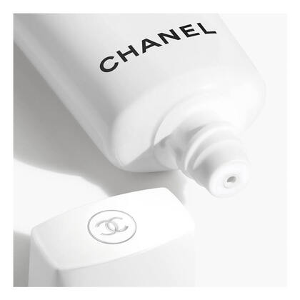 30 ML CHANEL UV-ESSENTIELLE Gel-Creme SPF 51  1 of 3 