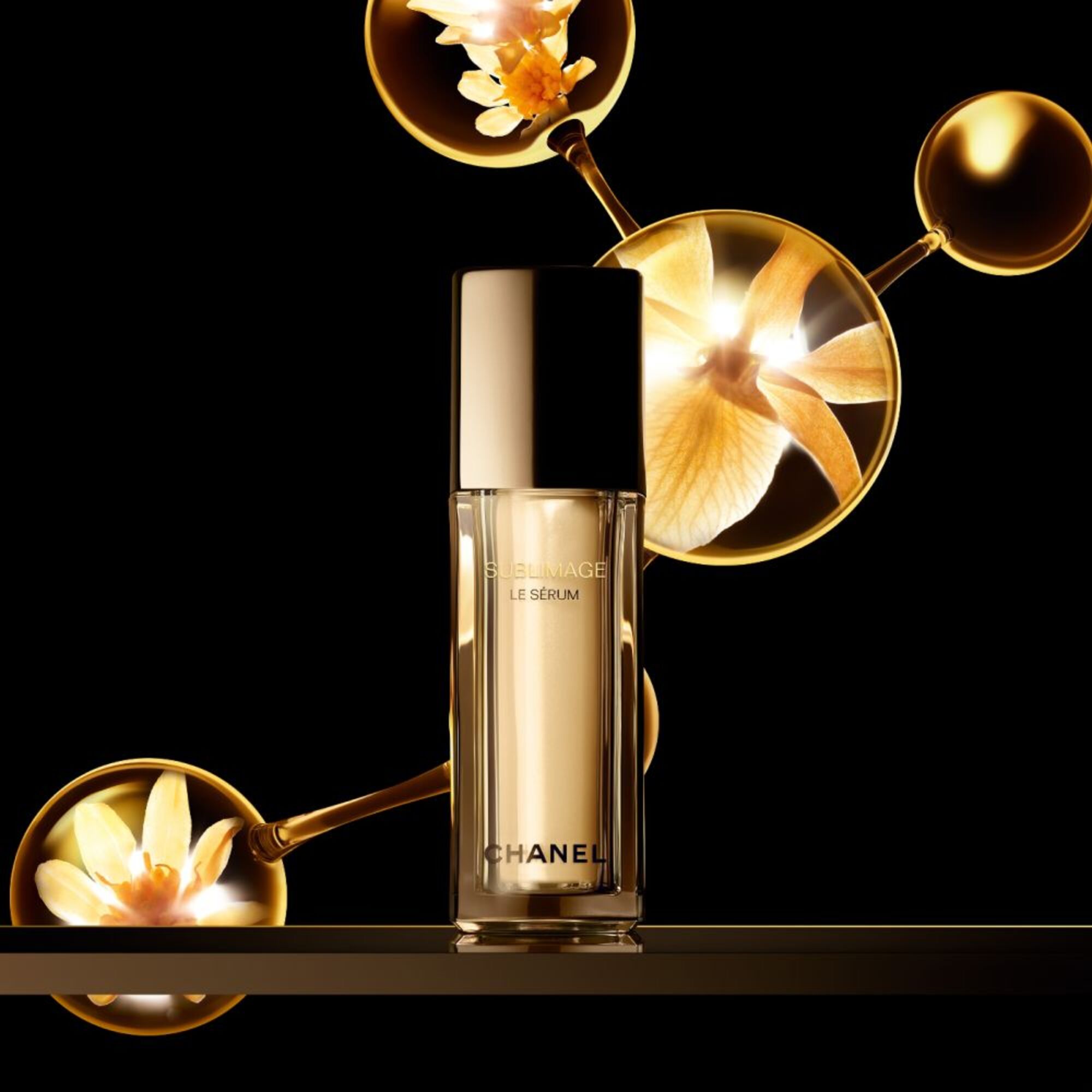 DAS ULTIMATIVE SERUM: REGENERIERT UND STÄRKT DIE HAUTDICHTE