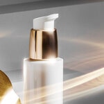 150 ML Sisley SISLEŸA LOTION DE SOIN ESSENTI Eine vorbereitende Lotion der neuen Generation 2 of 3 Eine vorbereitende Lotion der neuen Generation