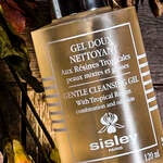 120 ML Sisley AUX RESINES TROPICALES Reinigendes Gel für das Gesicht  2 of 3 Reinigendes Gel für das Gesicht