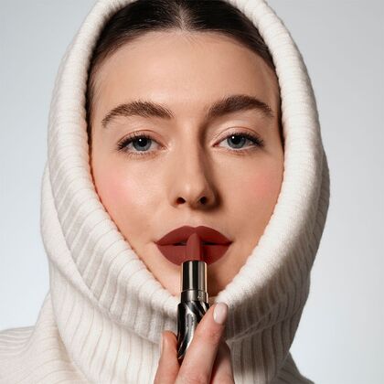 Samtig matter Lippenstift mit doppeltem Schutz
