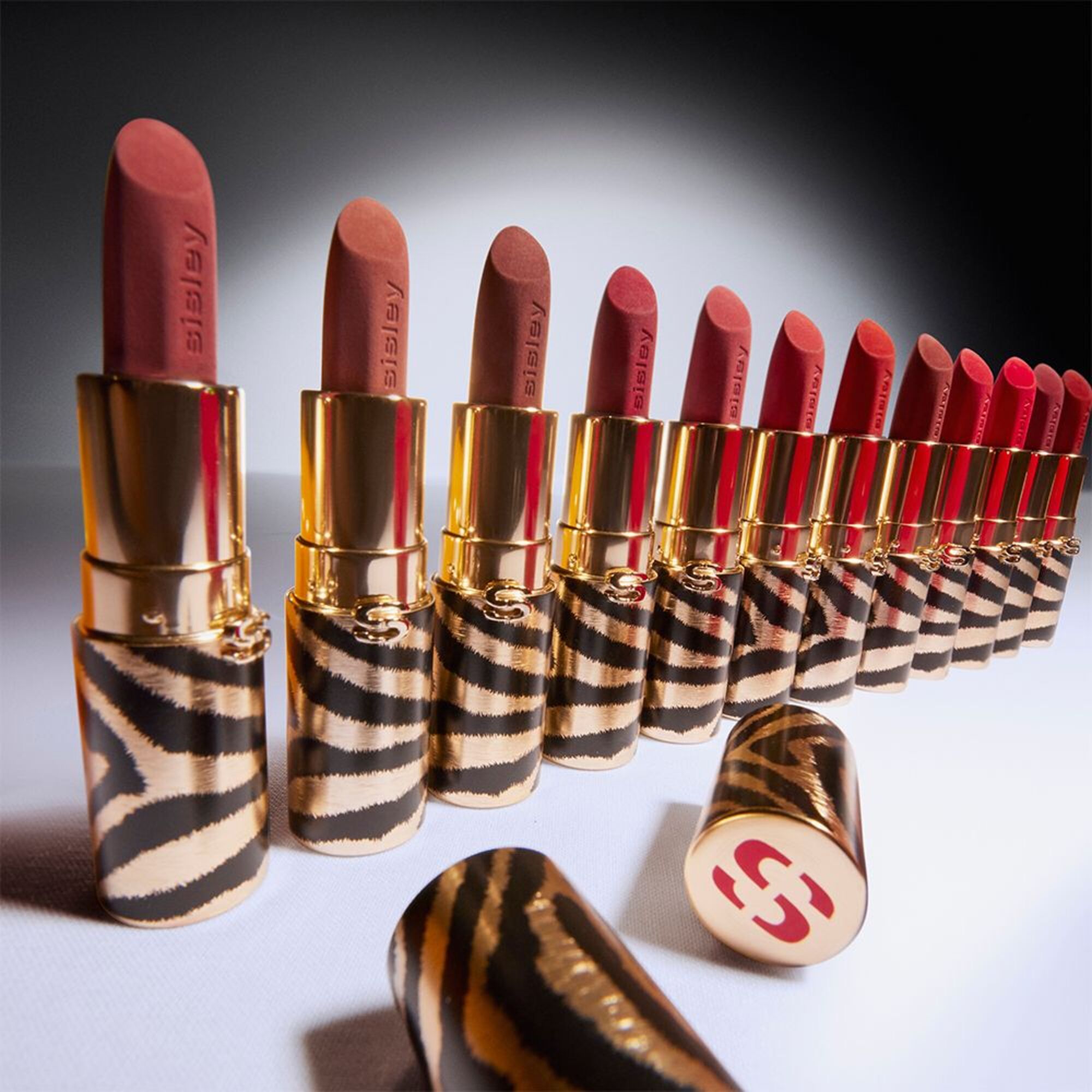 Samtig matter Lippenstift mit doppeltem Schutz