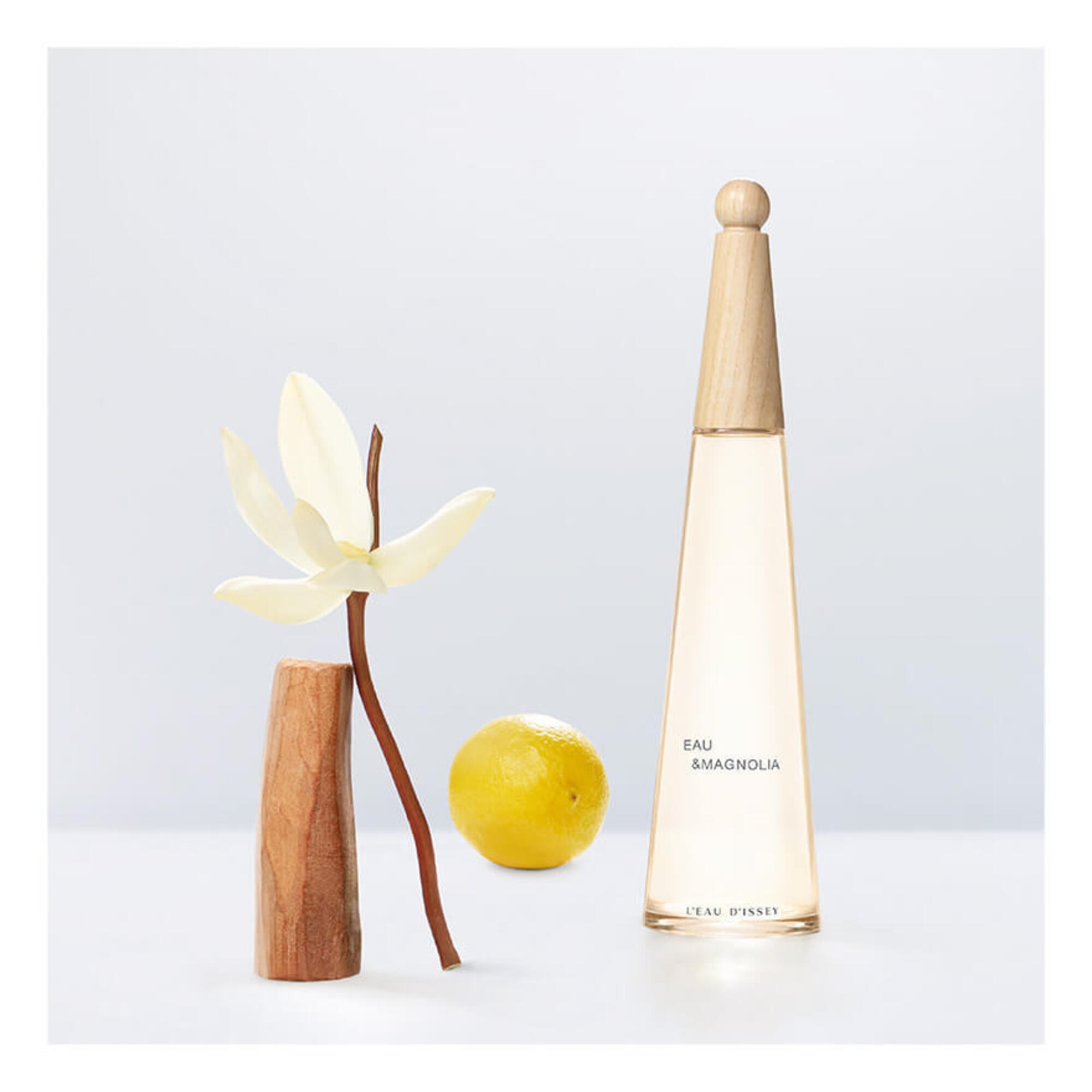 100 ML Issey Miyake EAU & MAGNOLIA INTENSE Eau de Toilette Intense 1 of 3