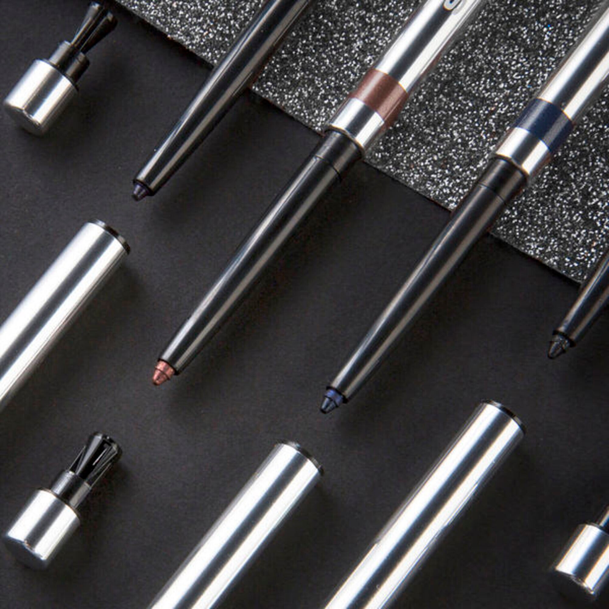 Eyeliner mit sehr langer Haftfähigkeit