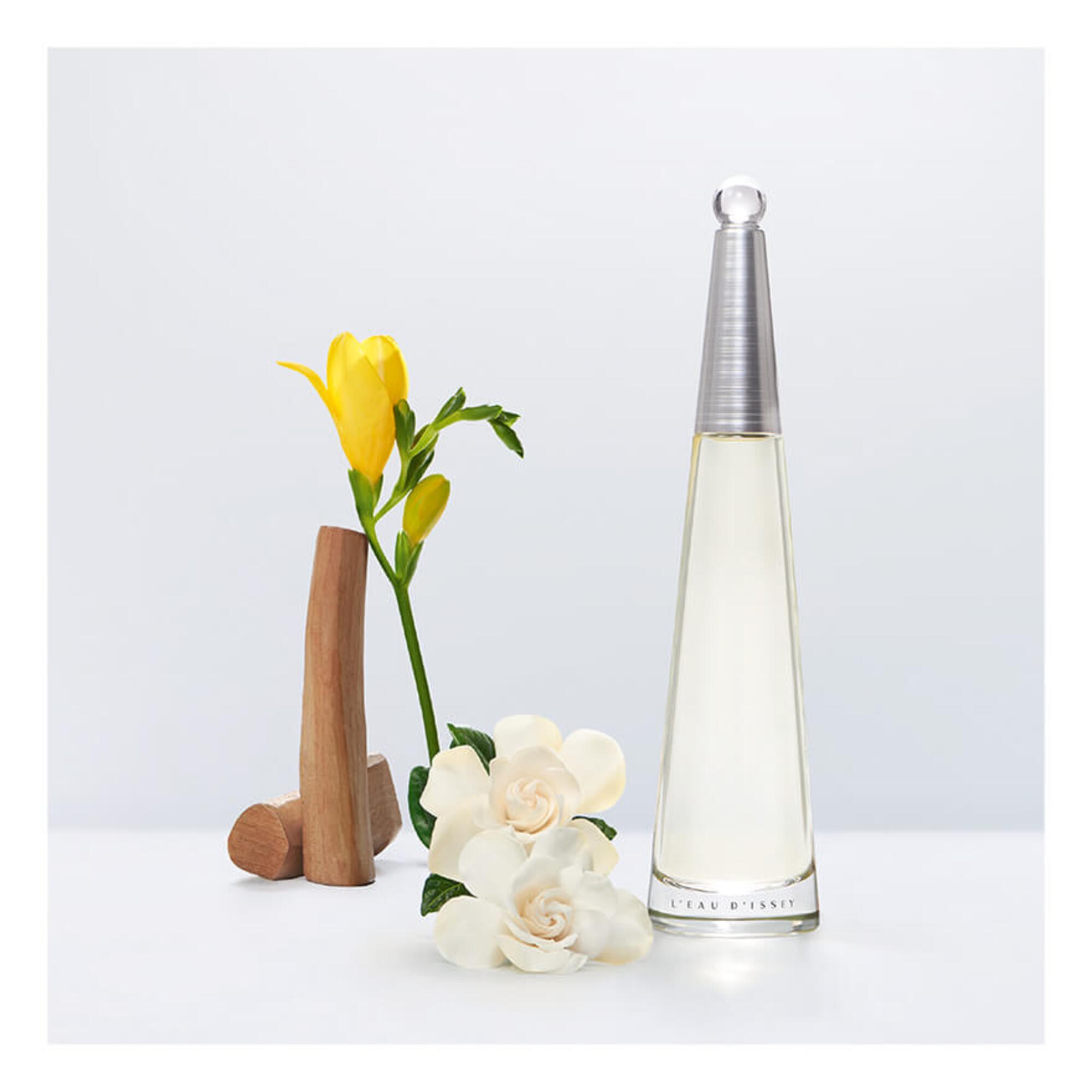50 ML Issey Miyake L'EAU D'ISSEY L'Eau d'Issey EdP  1 of 3 