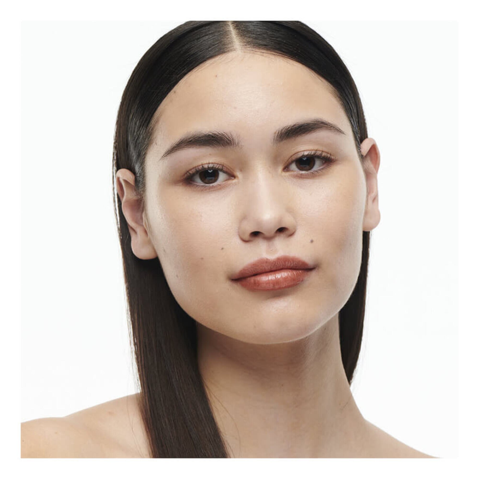 30 ML MAC STUDIO RADIANCE SERUM-POWERED Foundation  2 of 3 Foundation