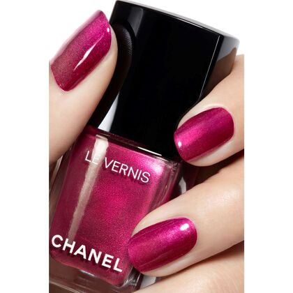  CHANEL CC LOOK XMAS NAGELLACK – FARBE UND GLANZ MIT LANGEM HALT  1 of 6 