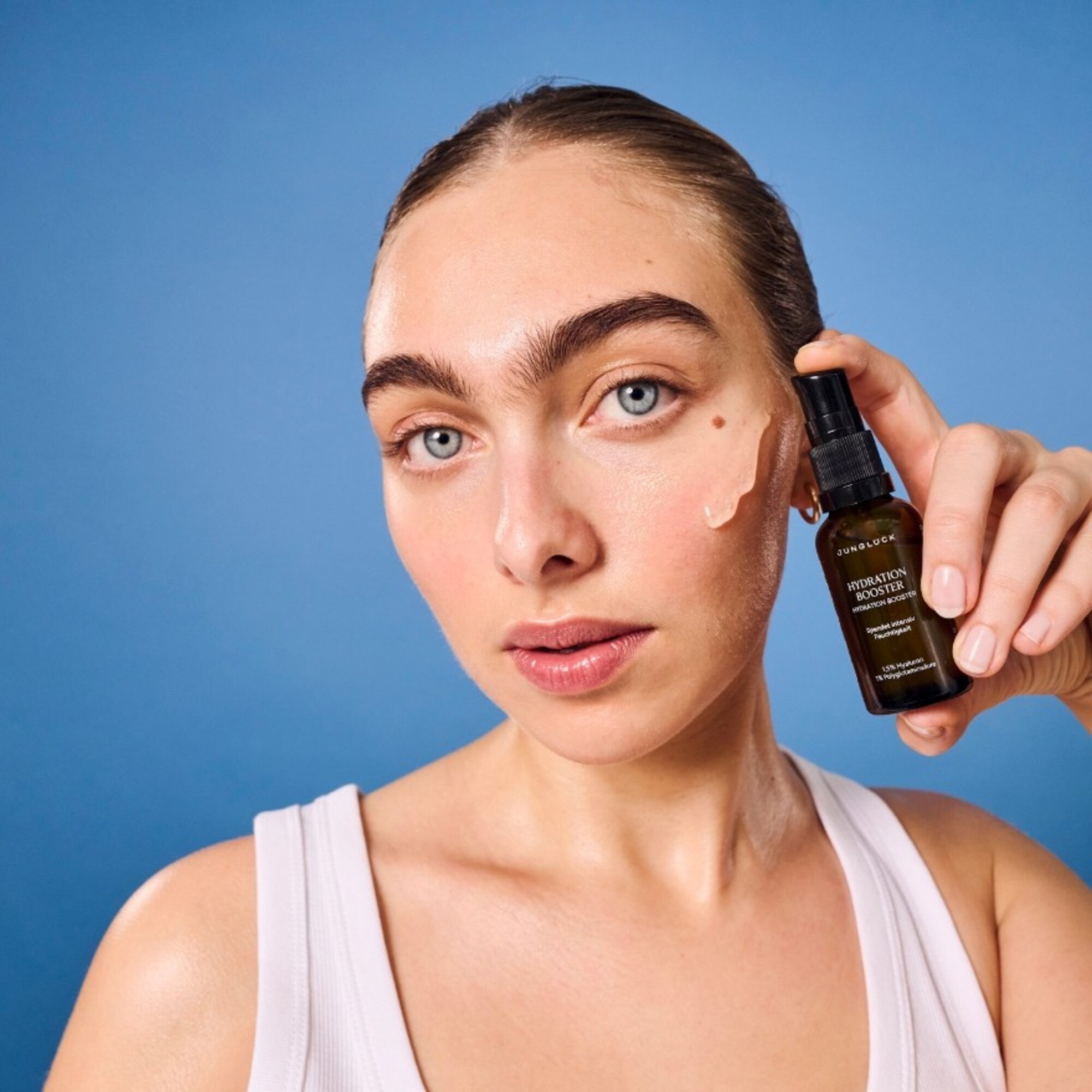 30 ML JUNGLÜCK Hydration Booster Serum  1 of 3 