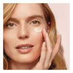15 ML Shiseido BENEFIANCE WRINKLE RESIST 24 Augencreme 2 of 2 Augencreme
