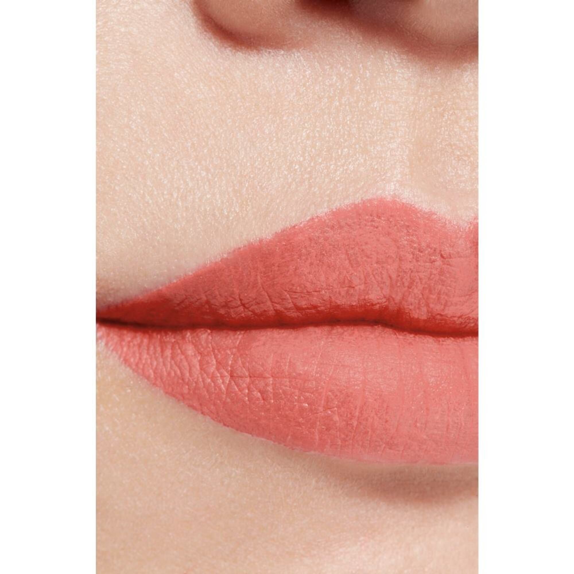 CHANEL ROUGE ALLURE LIQUID VELVET Der Intensive Matte Fluid-Lippenstift mit Ultra-Langem Halt 1 of 6