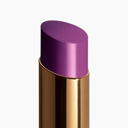 GETÖNTER, FEUCHTIGKEITSSPENDENDER, LIPPENBALSAM MIT INDIVIDUELLER FARBINTENSITÄT