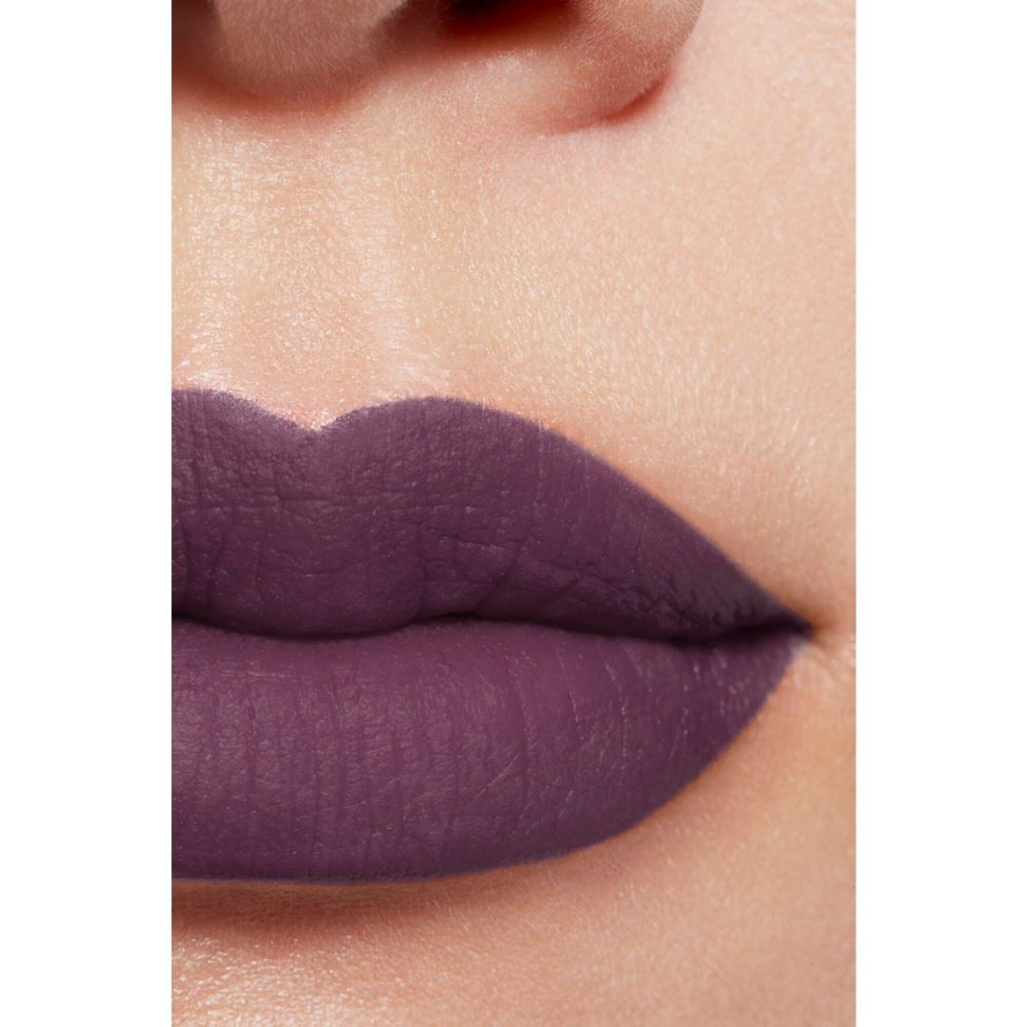 Der Intensive Matte Fluid-Lippenstift mit Ultra-Langem Halt