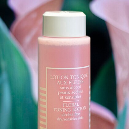 250 ML Sisley LOTION TONIQUE AUX FLEURS Toner und Gesichtslotion  1 of 5 