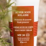 200 ML Sisley SUPER SOIN SOLAIRE CRÈME SOYEU Sonnencreme mit UVA-/UVB-Schutz für den Körper SPF 30  2 of 4 Sonnencreme mit UVA-/UVB-Schutz für den Körper SPF 30