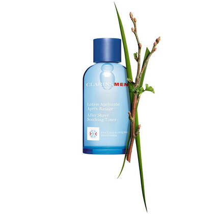 100 ML Clarins Ein vitalisierendes Splash, das strapazierte Haut nach der Rasur beruhigt und schützt. Bodylotion  1 of 3 