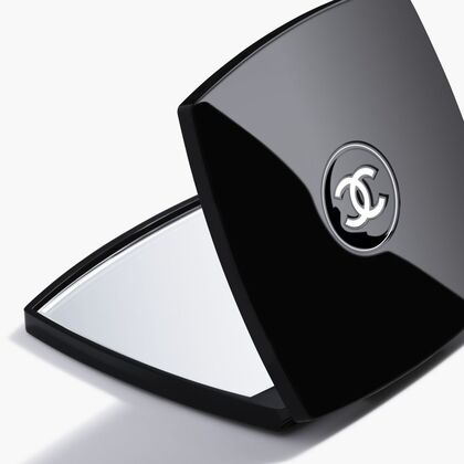 Taschenspiegel mit zwei Facetten