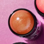 Sisley PHYTO-BLUSH TWIST Creme-Blush-Stift für langanhaltendes, pudriges Finish 2 of 2 Creme-Blush-Stift für langanhaltendes, pudriges Finish