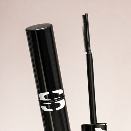 Intensivierende, kräftigende Mascara