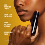  MAC Studio Radiance Fluid-Foundation  6 of 8 Fluid-Foundation