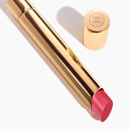 FARBINTENSIVER LIPPENSTIFT. KONZENTRIERTE LEUCHTKRAFT UND PFLEGE. NACHFÜLLBAR