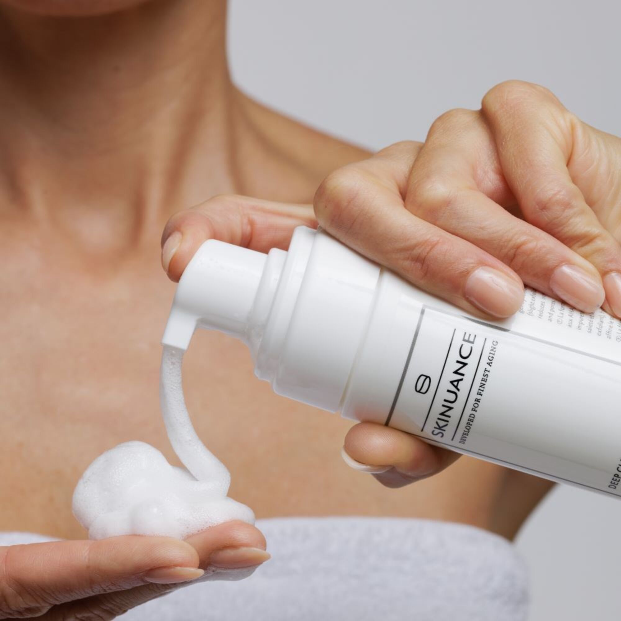 Tiefenreinigender Schaum